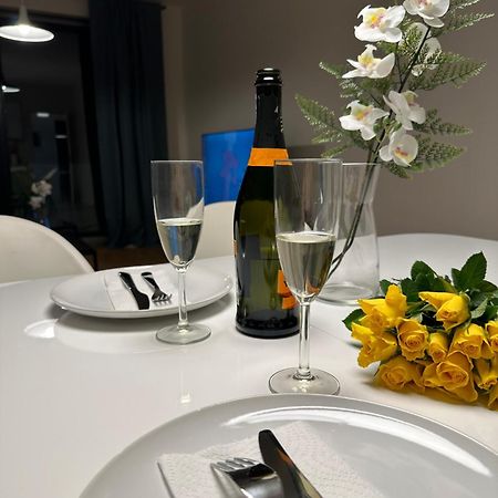 Apartment 4 Room, 2 Bath, Parking Praga Exterior foto